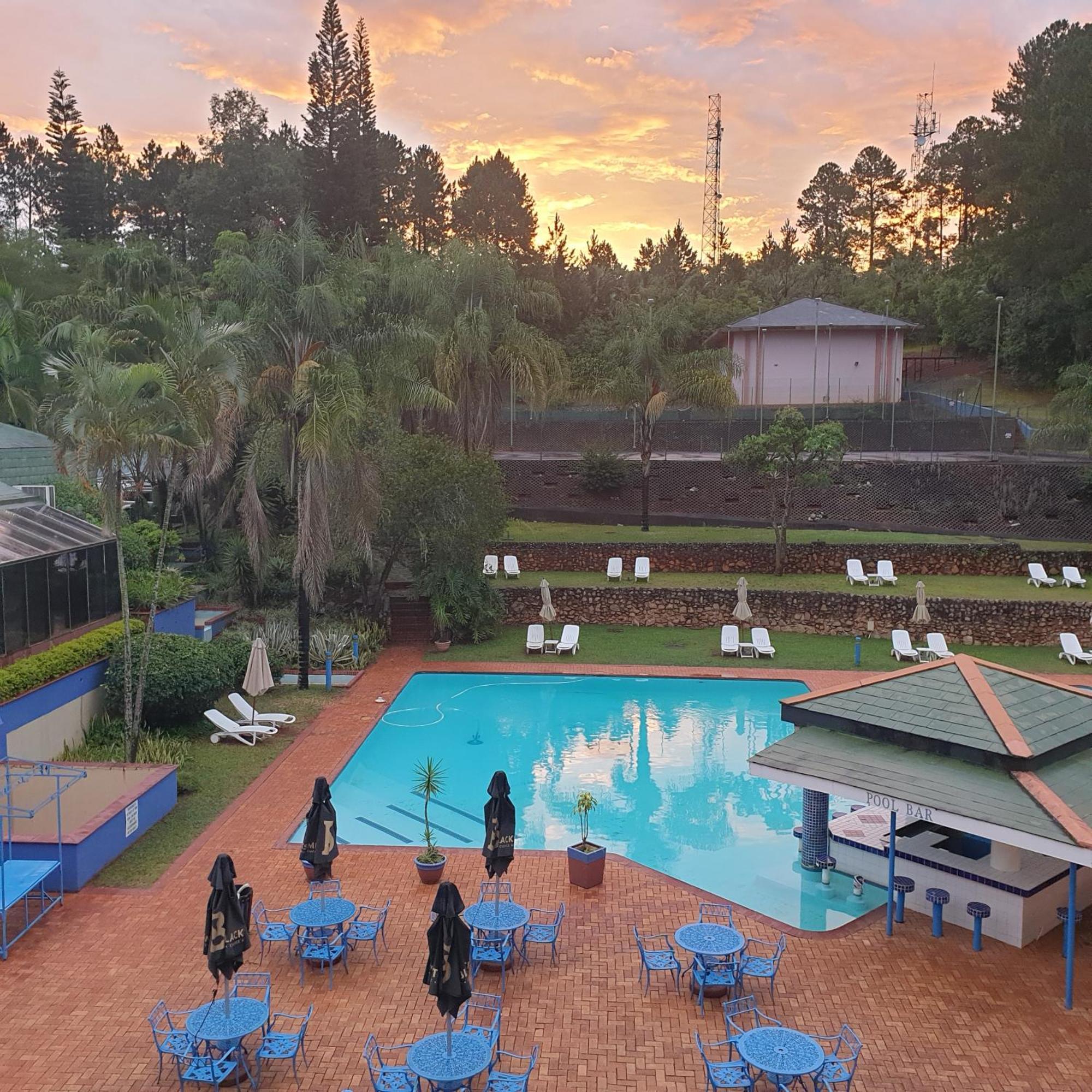 Piggs Peak Hotel Exterior foto